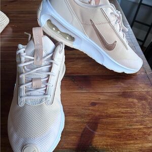 Nike Women's Light Pink Sneakers